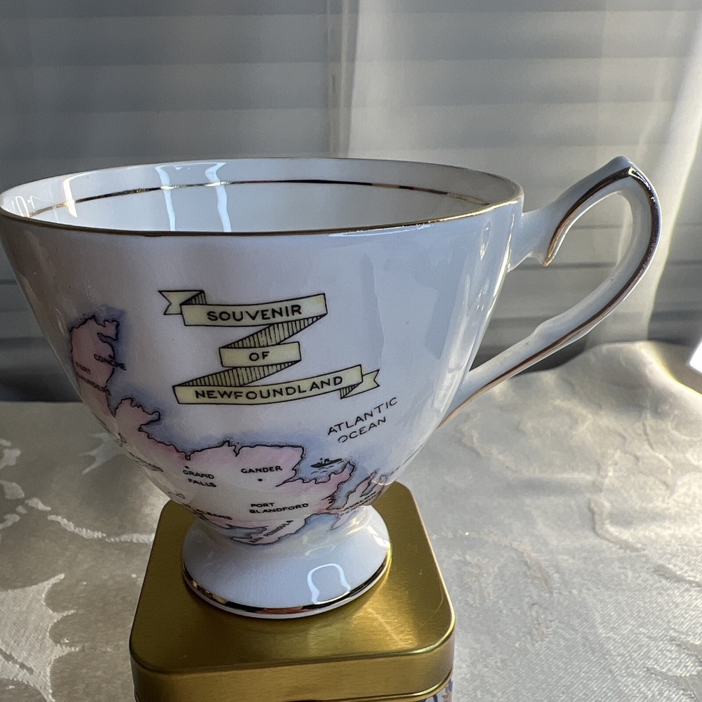 Elizabethan by Taylor & Kent Bone China Newfoundland‎ Cup.